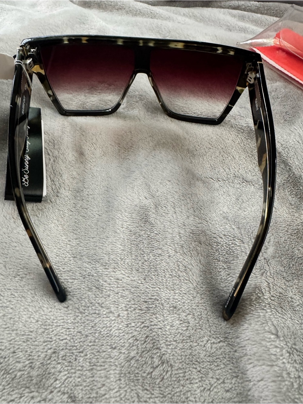 Quay Australia Comparable Oversized Shield Sunglasses Tortoise Gradient Lens NWT - Picture 4 of 8